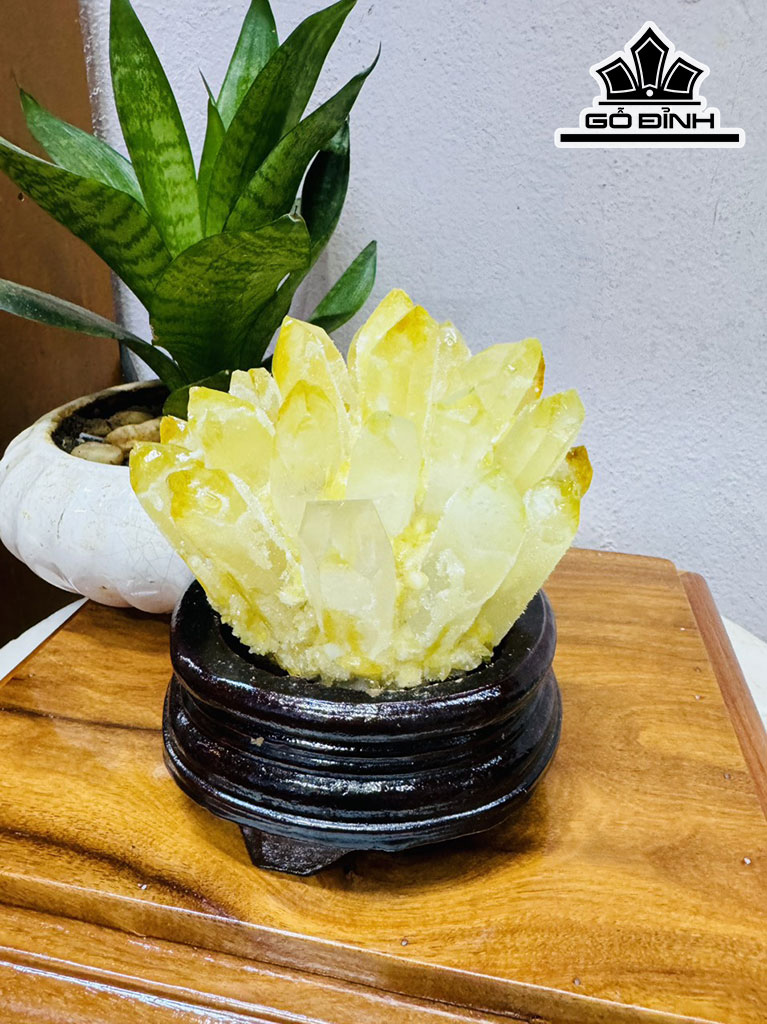 Tác Phẩm Đá Thạch Anh Vàng Cao 16 Ngang 13 (cm) 1,3kg