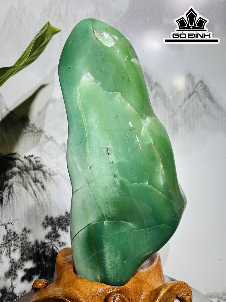 Tác Phẩm Đá Thạch Anh Xanh Cao 42 Ngang 22 (cm) 8,4kg