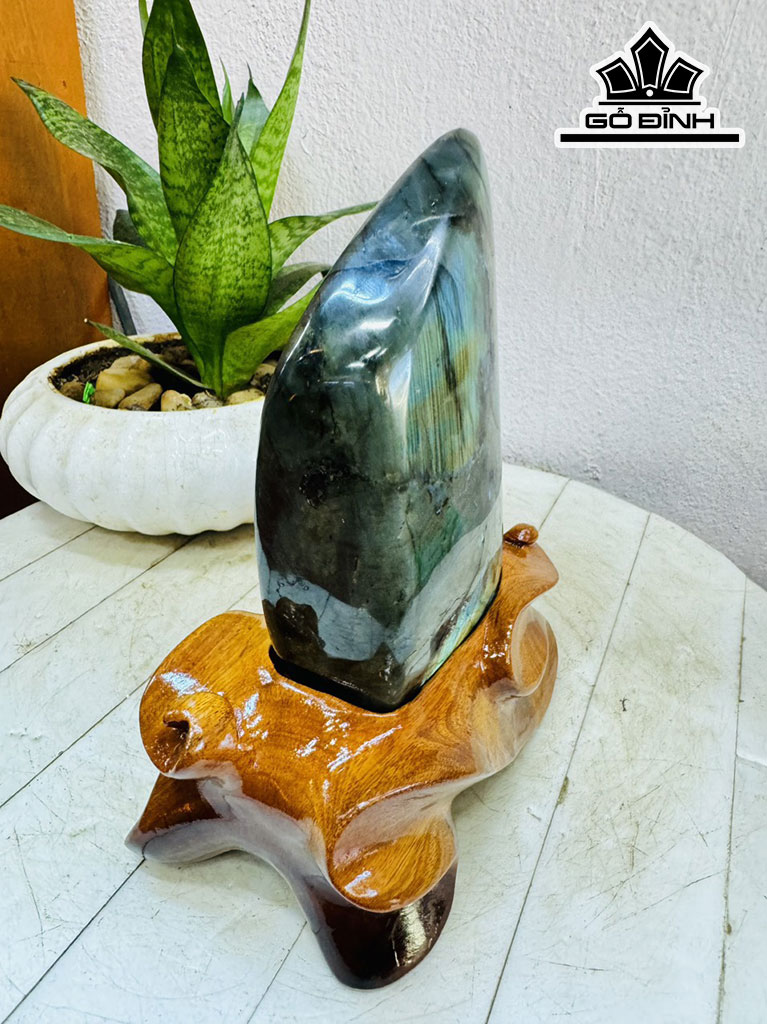 Tác Phẩm Đá Xà Cừ (Labradorite) Cao 20 Ngang 10 (cm) 1,8kg