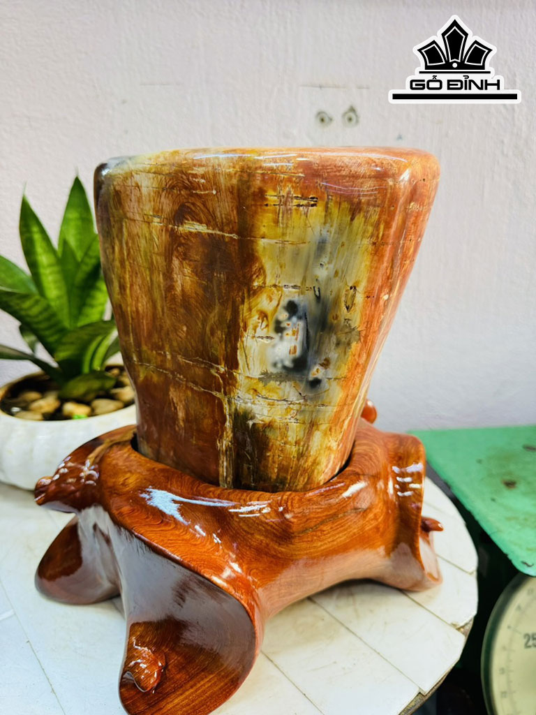Tác Phẩm Gỗ Hóa Ngọc Cao 26 Ngang 18 (cm) 9,6kg