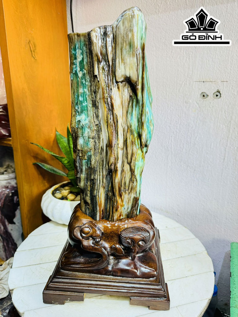 Tác Phẩm Gỗ Hóa Thạch Cao 34 Ngang 14 (cm) 5,7kg
