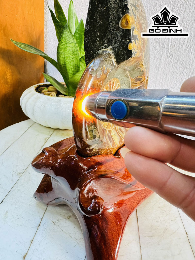 Tác Phẩm Ốc Anh Vũ Hóa Ngọc Cao 24 Ngang 15 (cm) 2,1kg