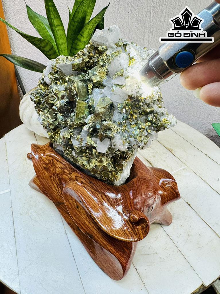 Vàng Găm Tinh Thể Đá Pyrite Cao 20 Ngang 16 (cm) 3,2kg
