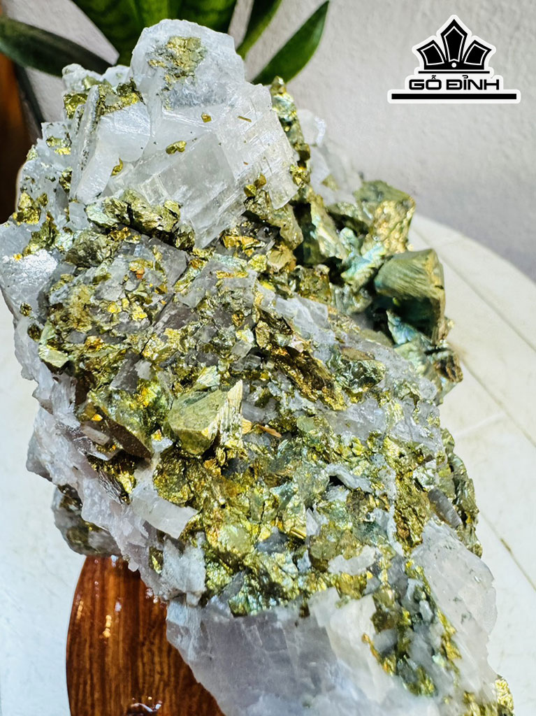 Vàng Găm Tinh Thể Đá Pyrite Cao 20 Ngang 16 (cm) 3,2kg