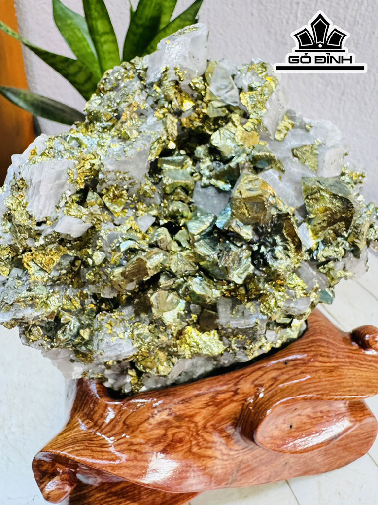 Vàng Găm Tinh Thể Đá Pyrite Cao 20 Ngang 16 (cm) 3,2kg