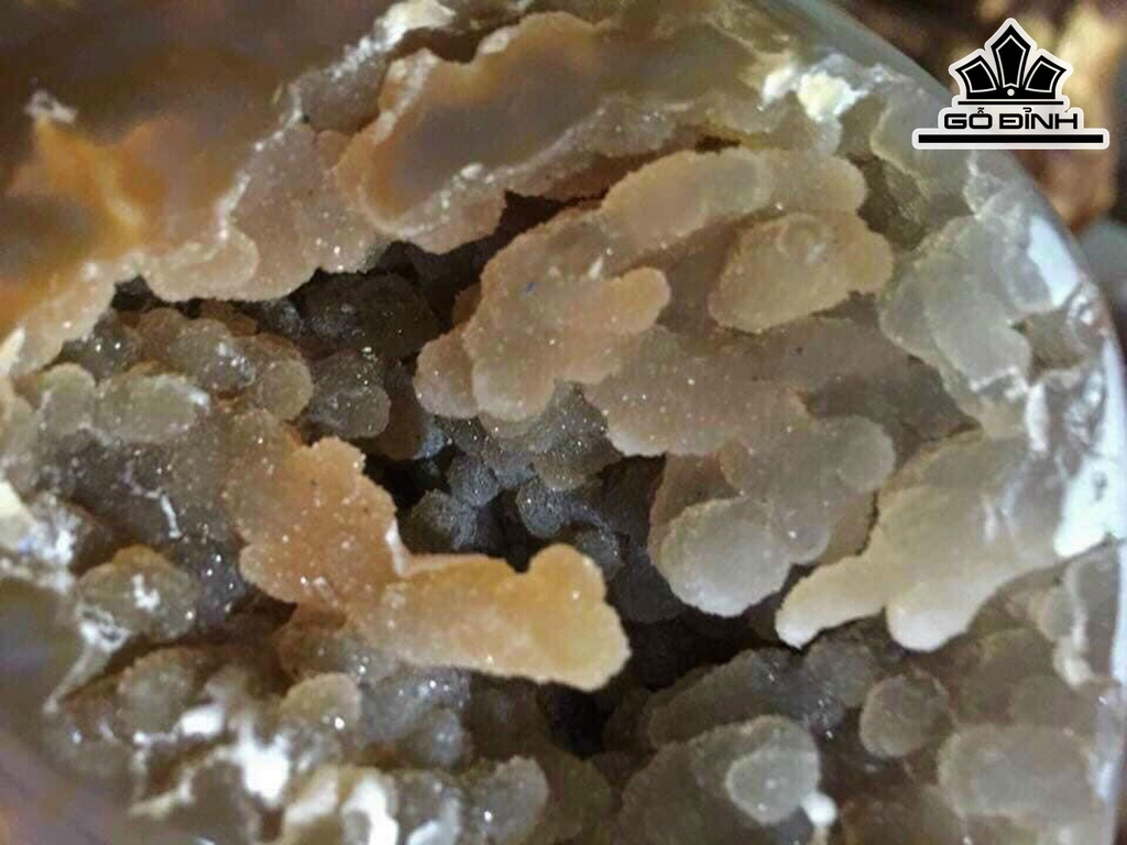 Tác Phẩm Đá Can Thạch Đỏ Cao 77 Ngang 77 Sâu 45 (cm) 250kg