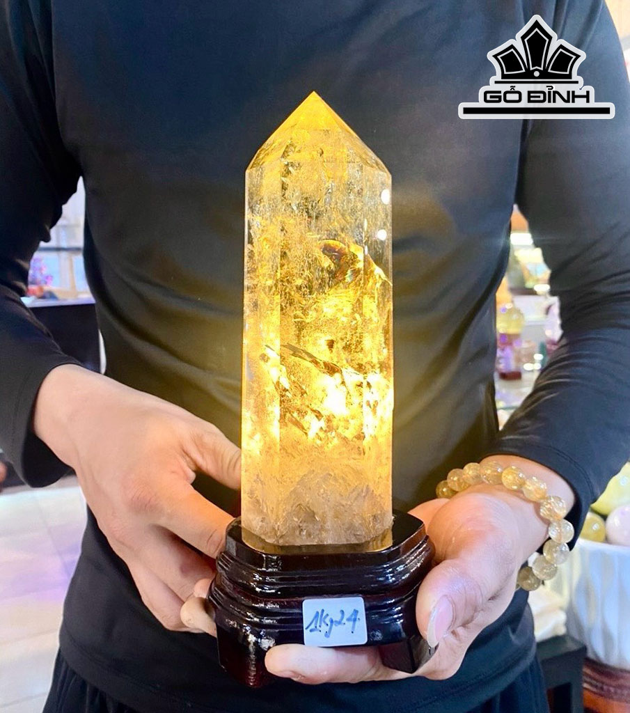 Trụ Đá Thạch Anh Vàng Cao 23 (cm) 1,24kg