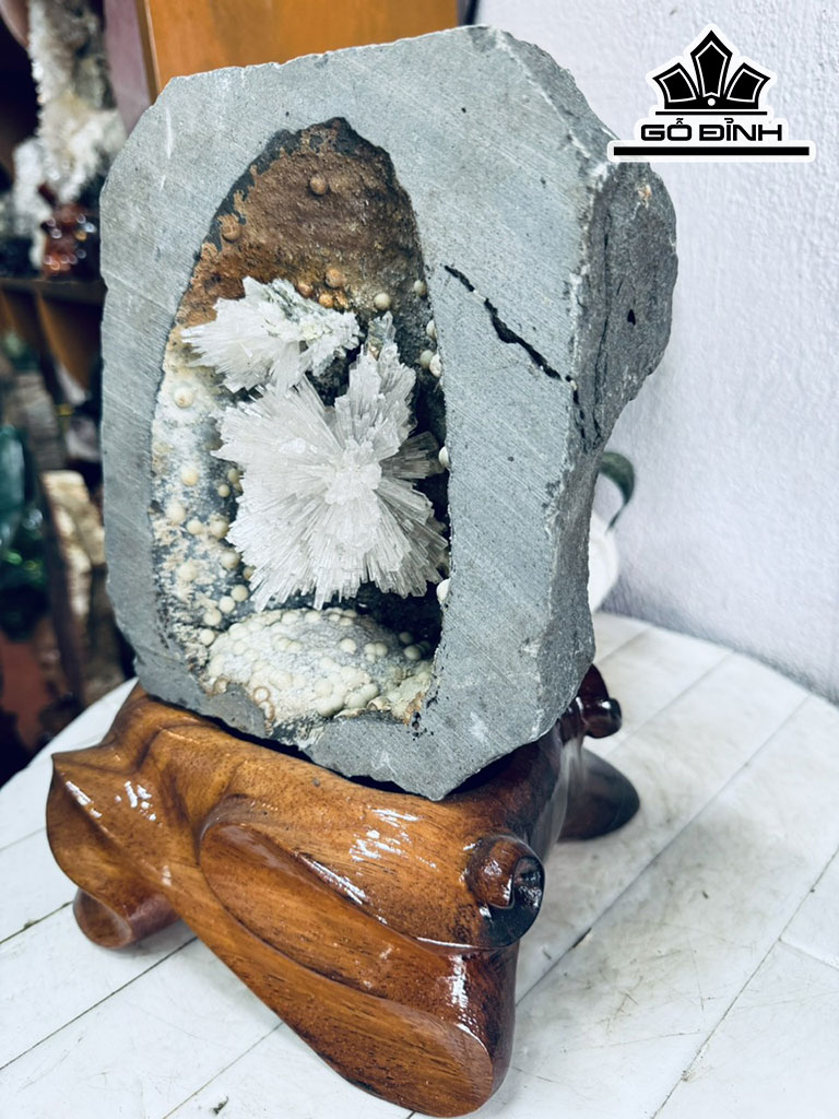 Bông Hoa Ưu Đàm Đá Trầm Tích Cao 26 Ngang 17 (cm) 6,5kg