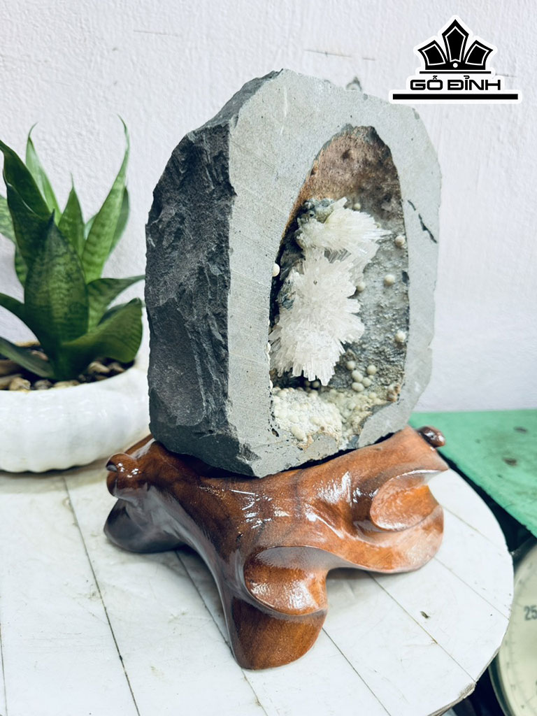 Bông Hoa Ưu Đàm Đá Trầm Tích Cao 26 Ngang 17 (cm) 6,5kg