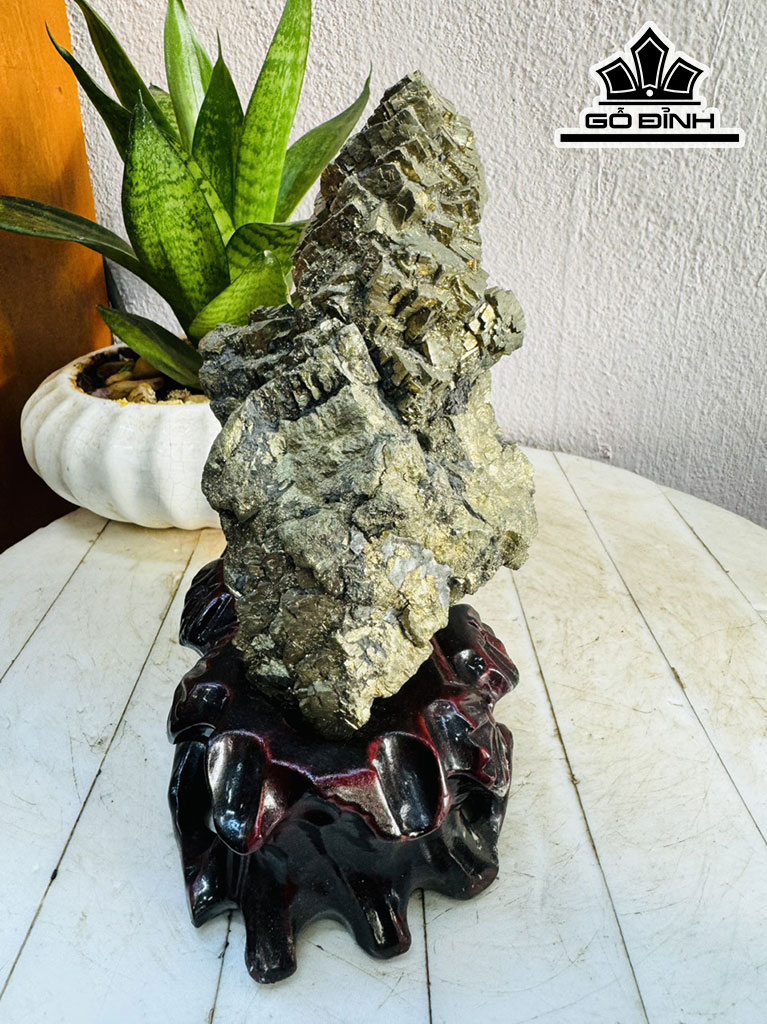Vàng Găm Tinh Thể Đá Pyrite Cao 22 Ngang 11 (cm) 2,5kg