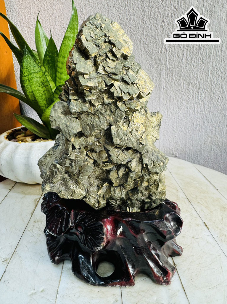 Vàng Găm Tinh Thể Đá Pyrite Cao 22 Ngang 11 (cm) 2,5kg