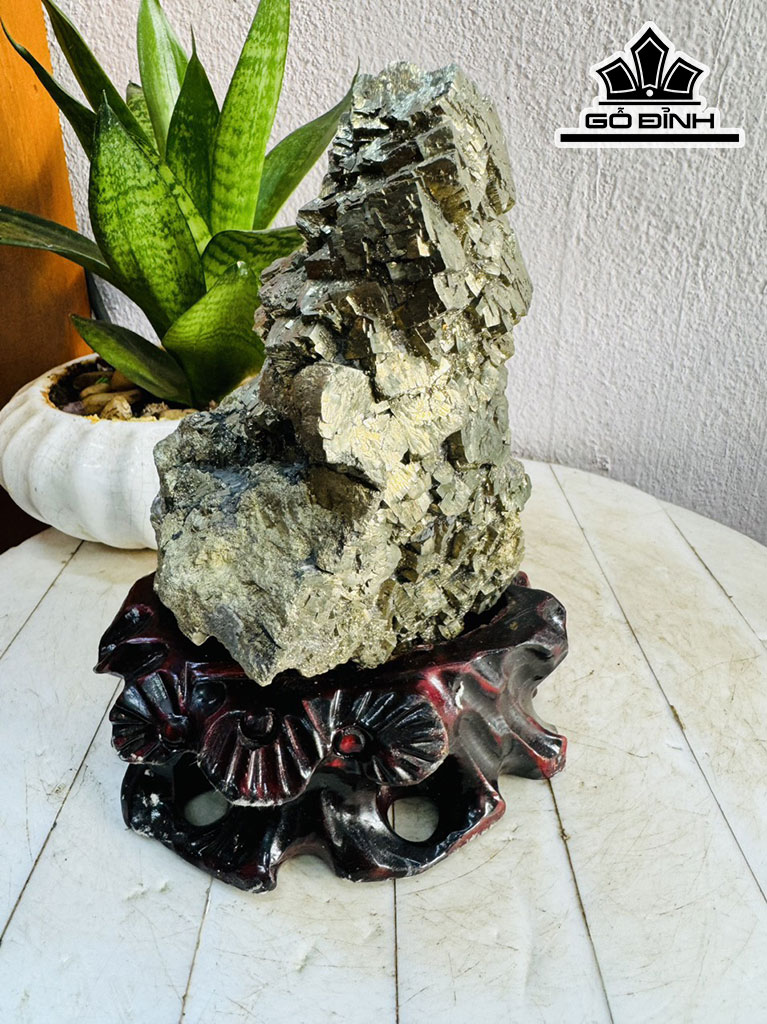 Vàng Găm Tinh Thể Đá Pyrite Cao 22 Ngang 11 (cm) 2,5kg