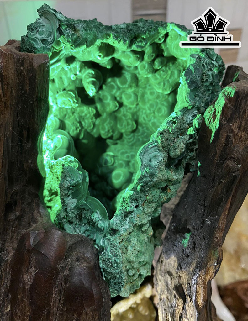 Hốc Đá Malachite Cao 35 (cm) 6,4kg