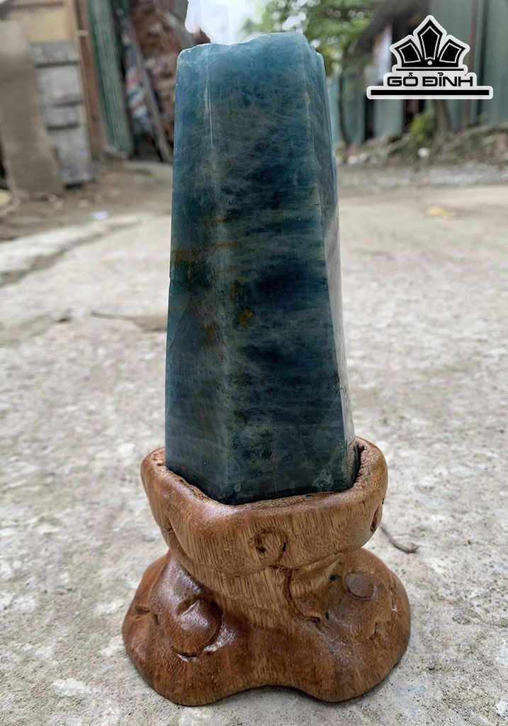 Tác Phẩm Đá Aquamarine Cao 14 Ngang 6 (cm) 6,9g