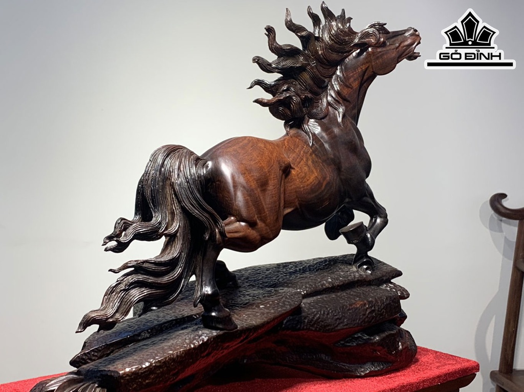 tuong-ngua-phong-thuy-nhat-ma-phi-thien-go-trac-cao-33-ngang-42-sau-19-cm-426182