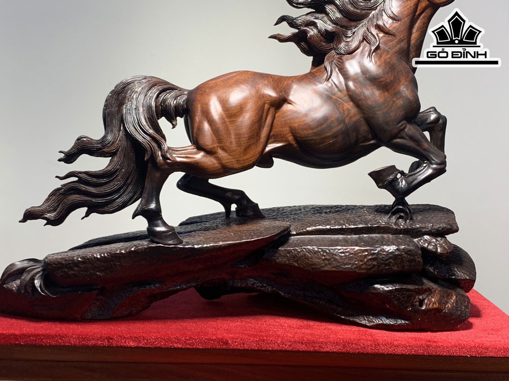 tuong-ngua-phong-thuy-nhat-ma-phi-thien-go-trac-cao-33-ngang-42-sau-19-cm-426185