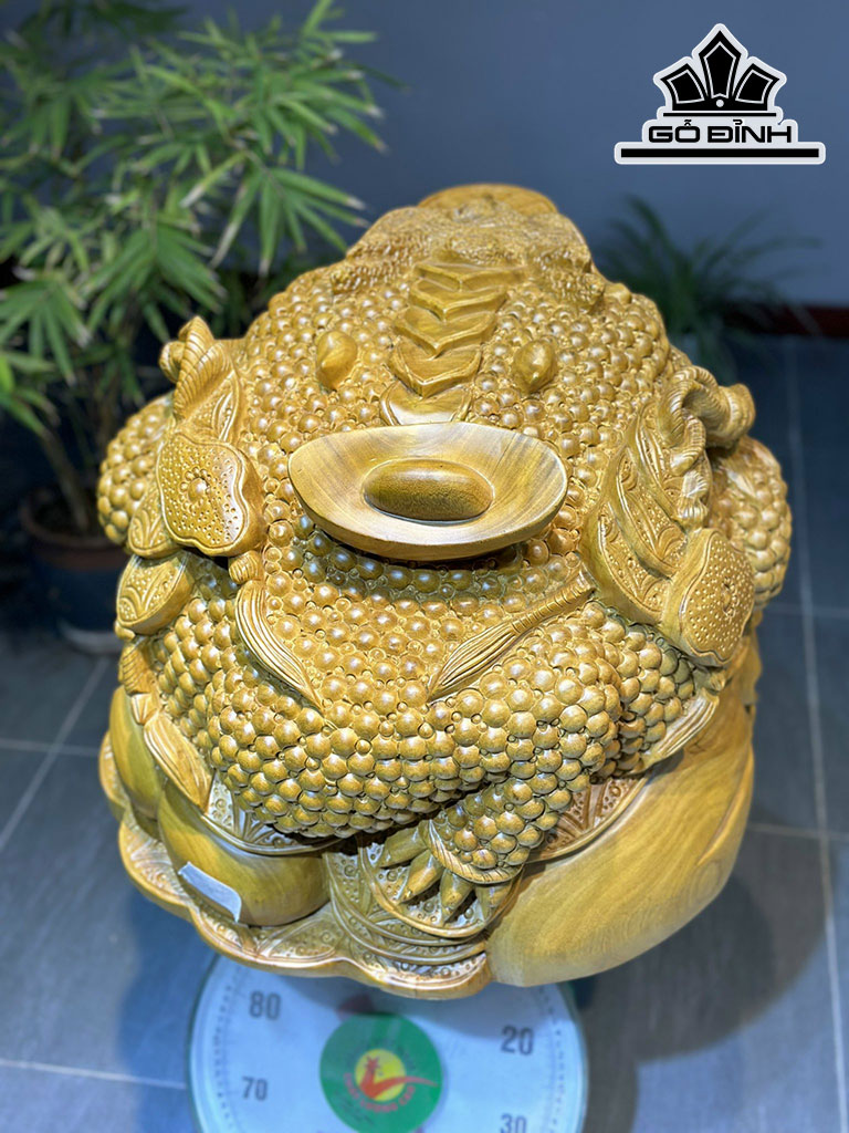 tuong-thiem-thu-go-cam-vang-cao-37-ngang-45-sau-42-cm-426418