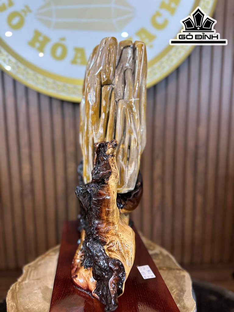 Tác Phẩm Gỗ Hóa Thạch Cao 48 Ngang 38 (cm) 11,6kg