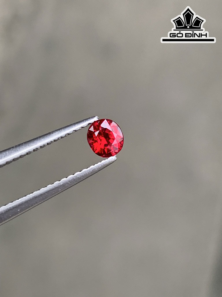 Viên Đá Ruby Đỏ Huyết Cao 4 Ngang 3,8 Sâu 2,4 (mm) 0,3cts