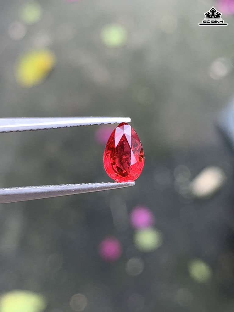 Viên Đá Spinel Đỏ Cao 7,8 Ngang 5 Sâu 3,8 (mm) 1,15cts