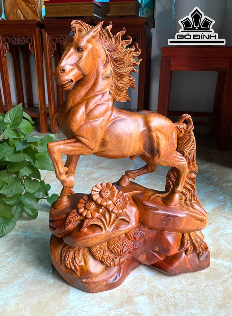 tuong-ngua-phong-thuy-nhat-ma-thong-dong-go-huong-cao-54-ngang-38-sau-17-cm-427243