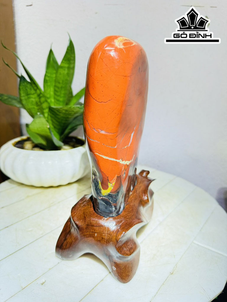 Tác Phẩm Đá Jatpo Đỏ Cao 25 Ngang 15 (cm) 2,5kg