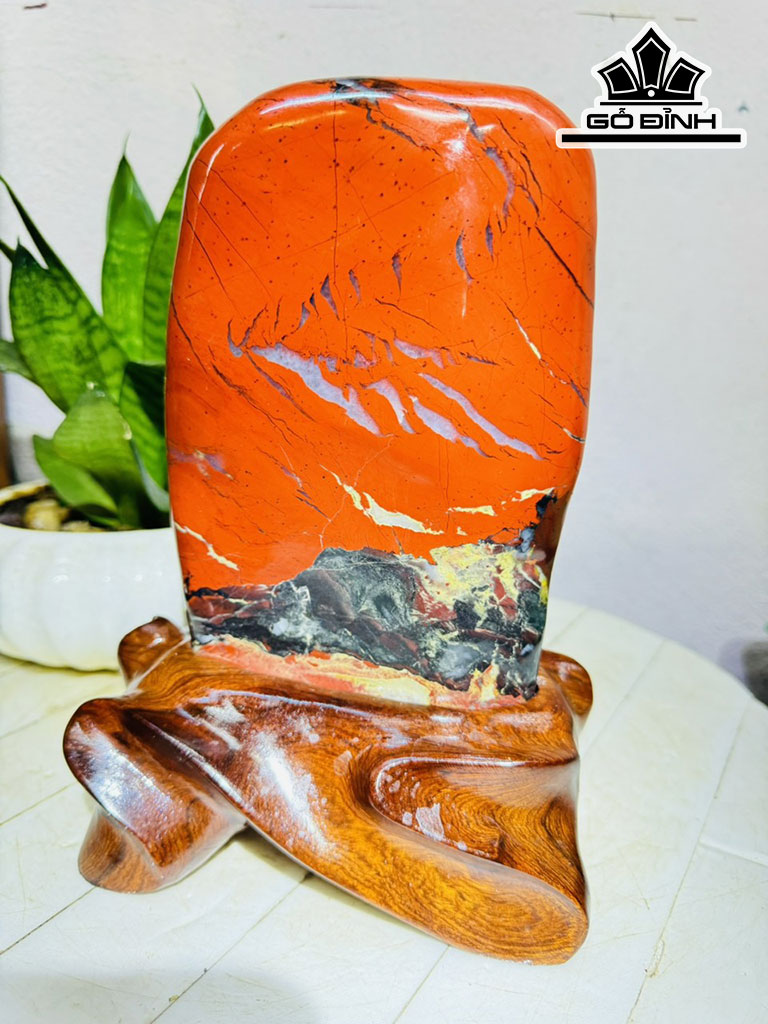 Tác Phẩm Đá Jatpo Đỏ Cao 25 Ngang 15 (cm) 2,5kg