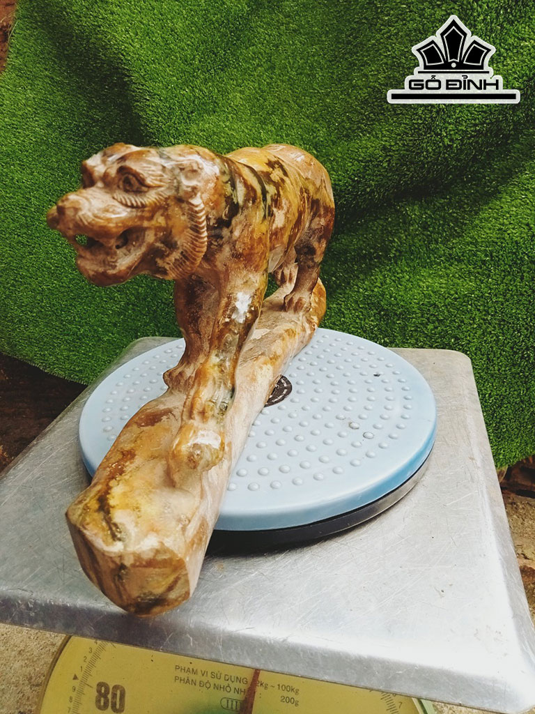 Tác Phẩm Hổ Săn Mồi Đá Canxedon Cao 17 Ngang 36 (cm) 3,2kg