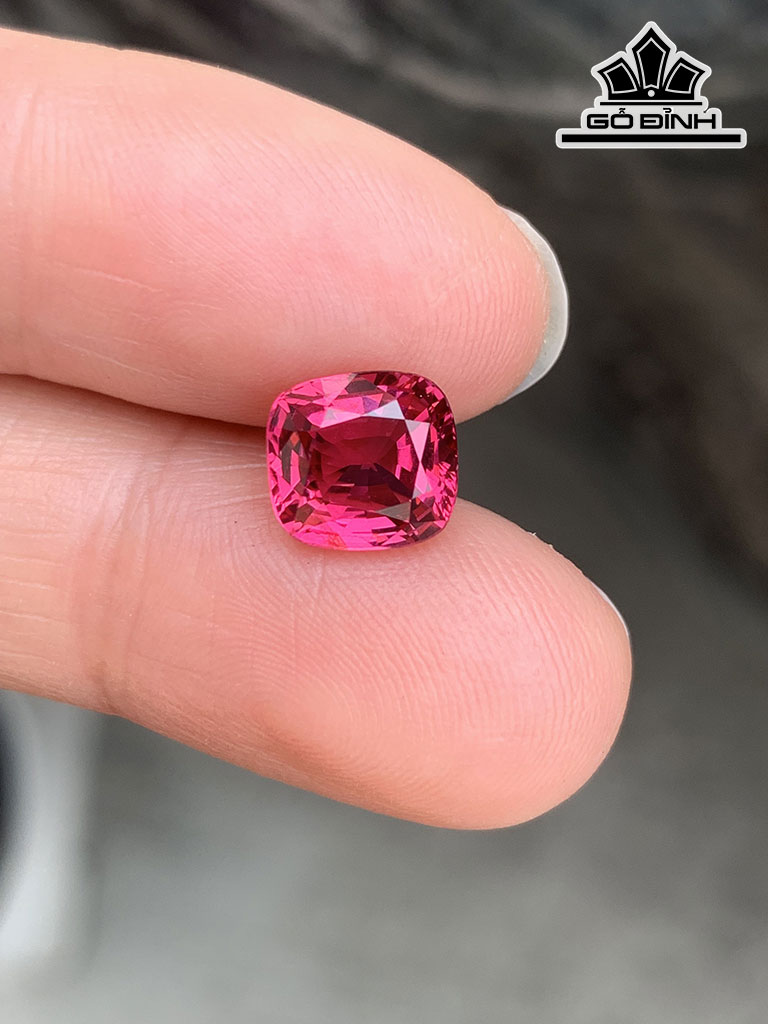 Viên Đá Spinel Hồng Cao 7,5 Ngang 7 Sâu 5,1 (mm) 2,53cts