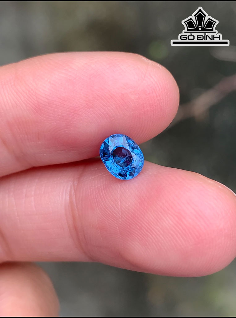 Viên Đá Spinel Xanh Cao 5,8 Ngang 4,8 Sâu 3 (mm)