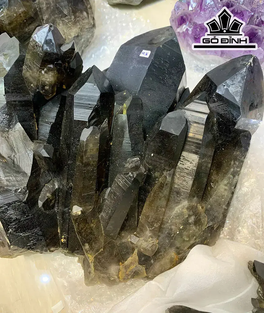 Tác Phẩm Đá Thạch Anh Đen Cao 31 Ngang 23 (cm) 12kg