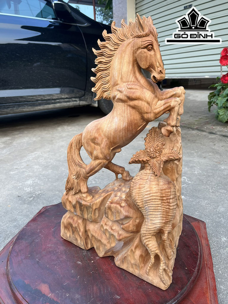 tuong-ngua-phong-thuy-nhat-ma-phi-thien-go-ngoc-am-cao-52-ngang-32-sau-22-cm-428489