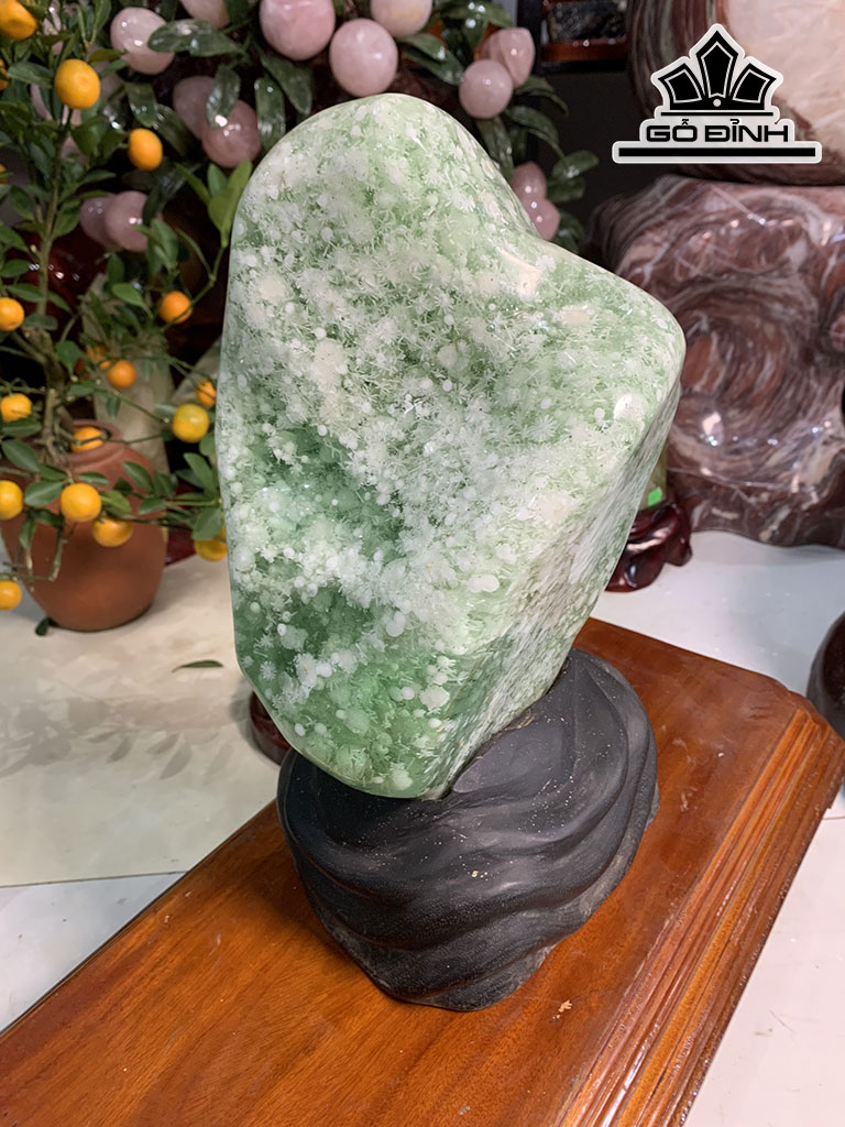 Tác Phẩm Đá Thủy Tinh Bông Tuyết Cao 38 Ngang 20 Sâu 15 (cm) 10,5kg