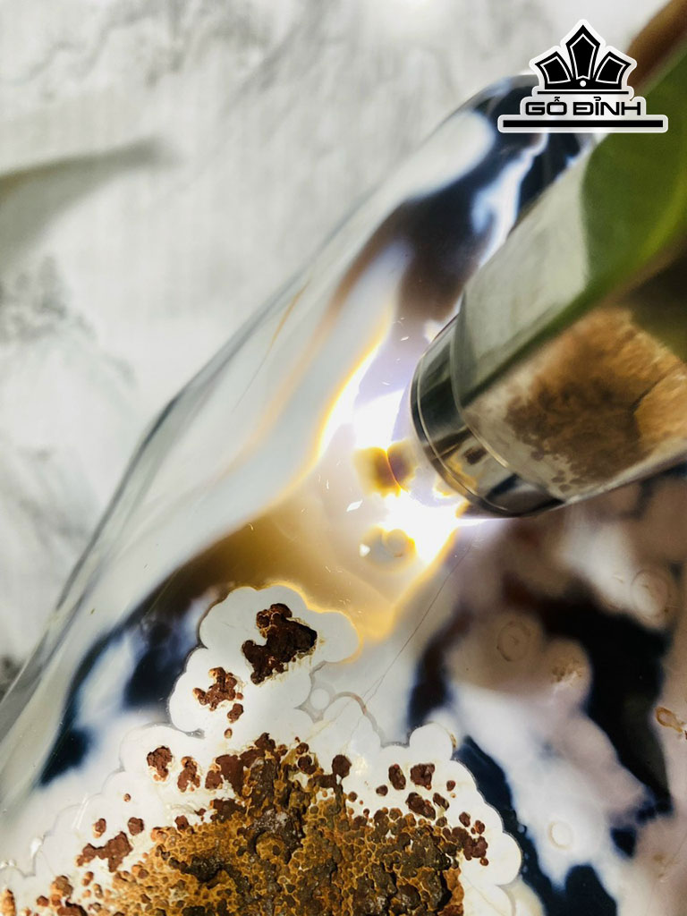 Tác Phẩm Đá Mã Não Cao 31 Ngang 20 (cm) 6,6kg