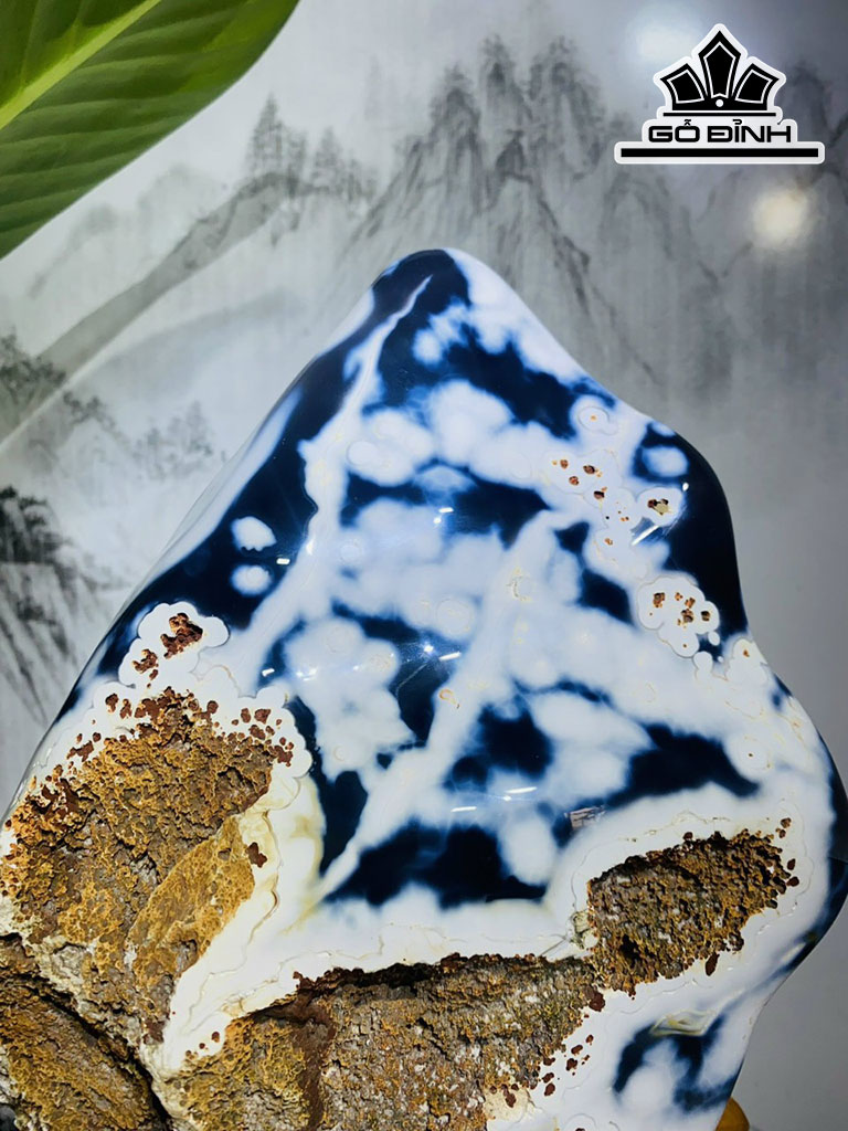 Tác Phẩm Đá Mã Não Cao 31 Ngang 20 (cm) 6,6kg