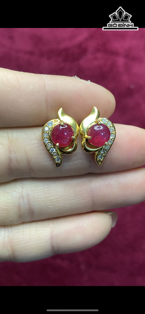 Đôi Bông Tai Nữ Đá Ruby Huyết Bồ Câu Lục Yên