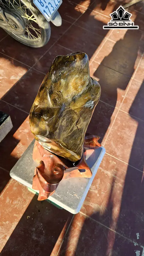 Tác Phẩm Đá Canxedon Vàng  Cao 55 Ngang 19 (cm) 21kg