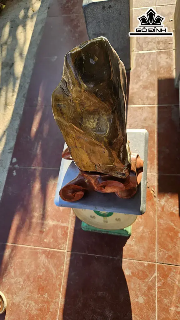 Tác Phẩm Đá Canxedon Vàng  Cao 55 Ngang 19 (cm) 21kg