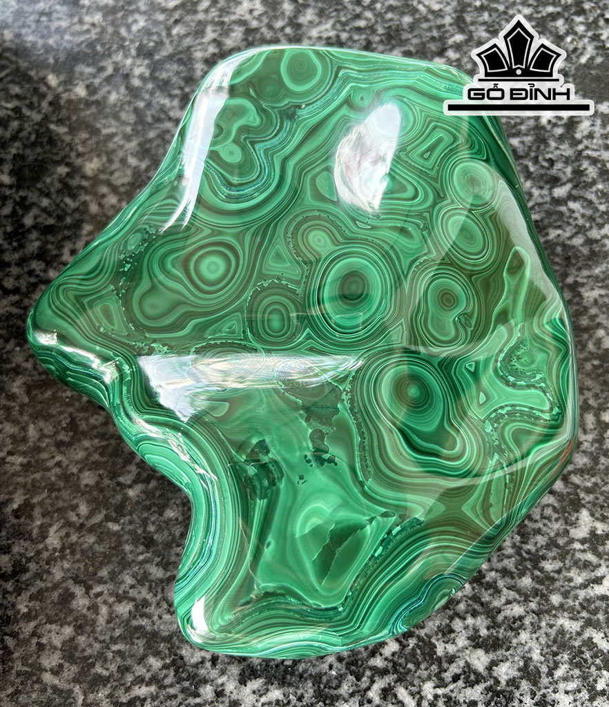 Tác Phẩm Đá Malachite Cao 15 Ngang 16 (cm) 1,6kg
