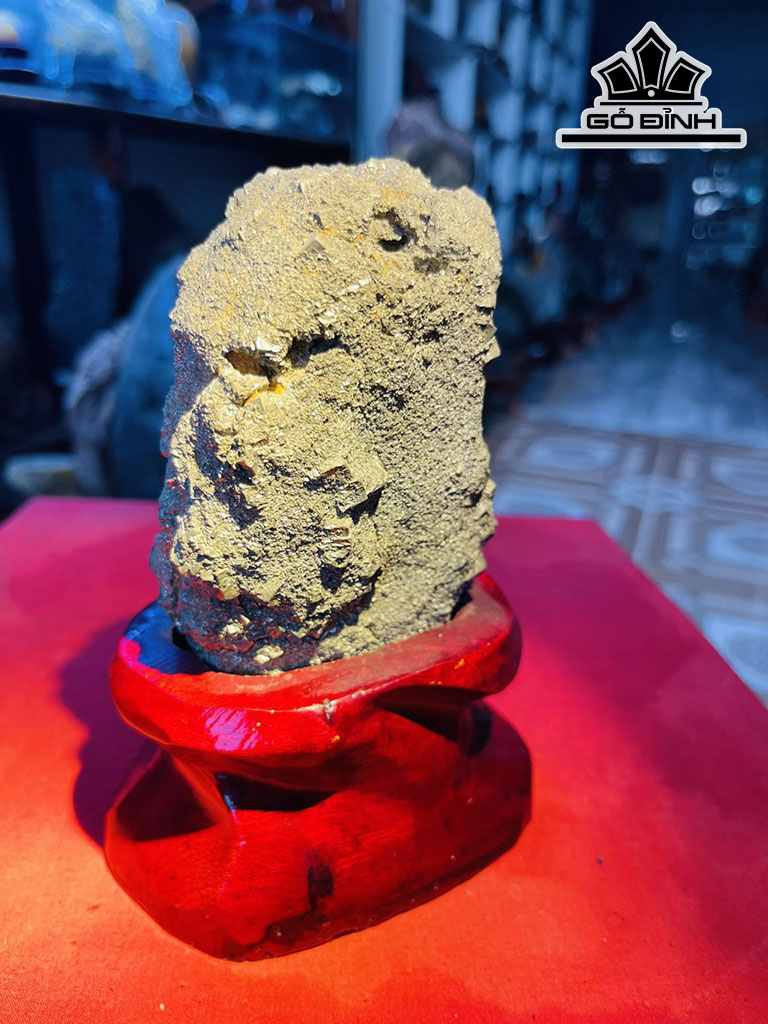 Vàng Găm Tinh Thể Đá Pyrite Cao 16 (cm) 1,2kg