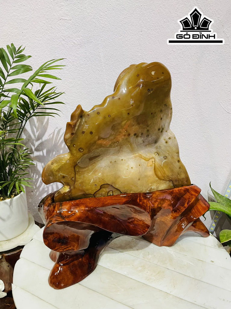 Tác Phẩm Chân Dung Bác Hồ Đá Mã Não Vàng Cao 35 Ngang 30 (cm) 8,2kg