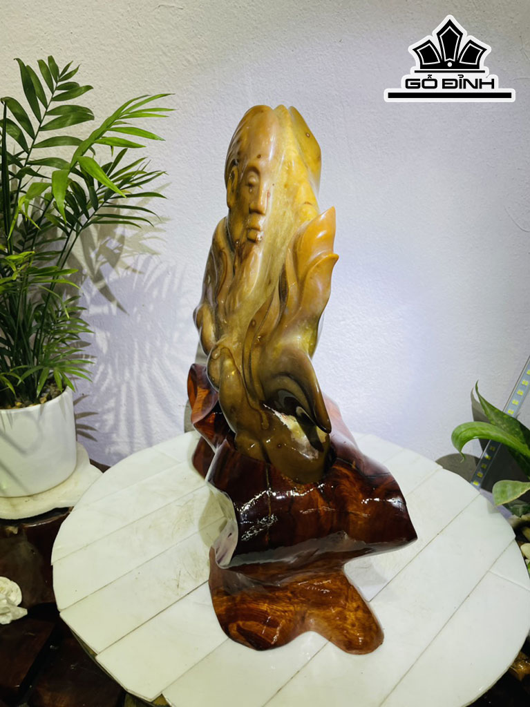 Tác Phẩm Chân Dung Bác Hồ Đá Mã Não Vàng Cao 35 Ngang 30 (cm) 8,2kg