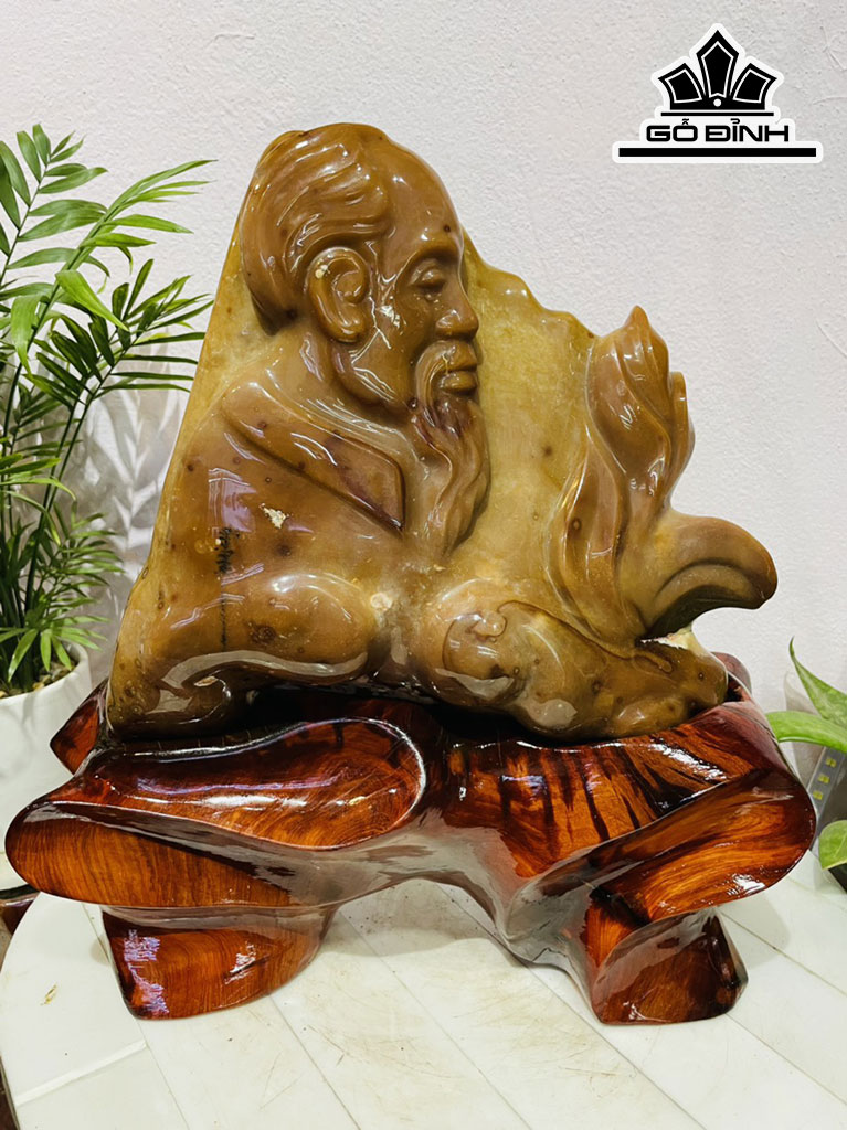 Tác Phẩm Chân Dung Bác Hồ Đá Mã Não Vàng Cao 35 Ngang 30 (cm) 8,2kg