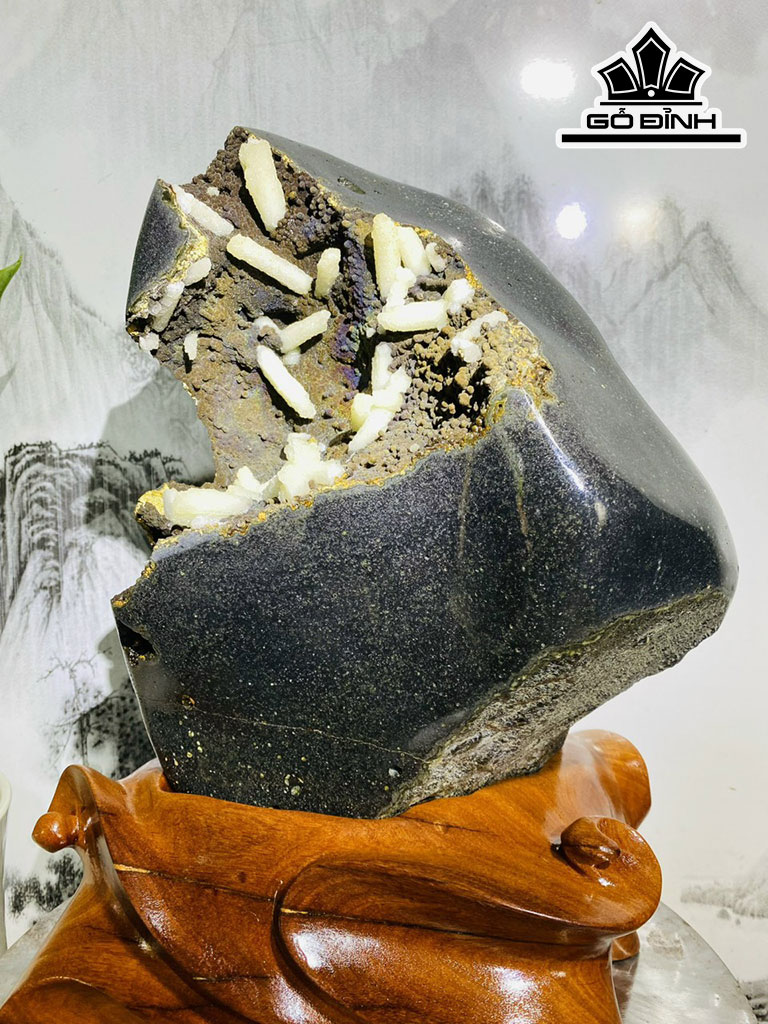 Tác Phẩm Đá Bazan Cao 40 Ngang 27 (cm) 18,1kg