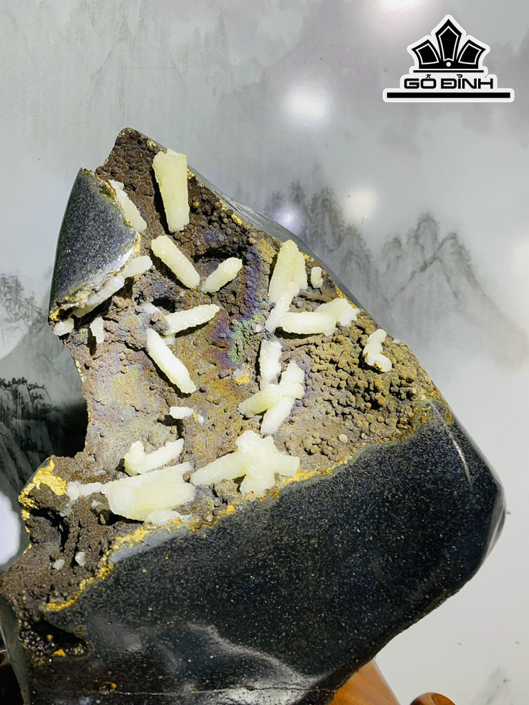 Tác Phẩm Đá Bazan Cao 40 Ngang 27 (cm) 18,1kg