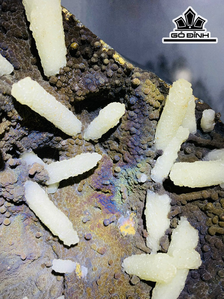 Tác Phẩm Đá Bazan Cao 40 Ngang 27 (cm) 18,1kg