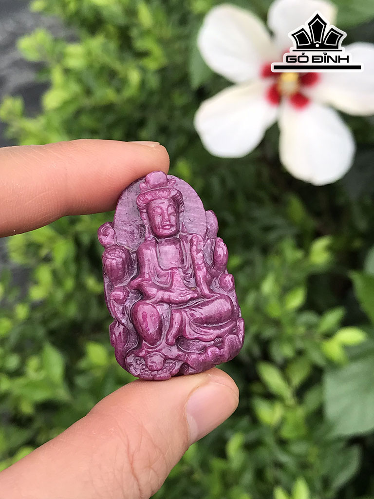 Mặt Dây Chuyền Quan Âm Bồ Tát Đá Ruby Cao 38,8 Ngang 25,3 Sâu 9 (mm) 90,3cts