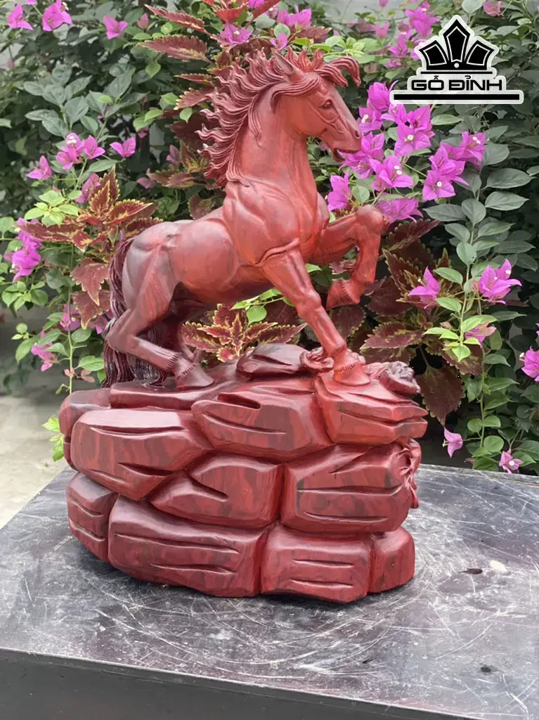 tuong-ngua-phong-thuy-nhat-ma-thong-dong-go-tu-dan-cao-48-ngang-35-sau-23-cm-430013