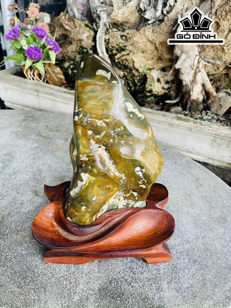 Tác Phẩm Đá Canxedon Cao 37 (cm) 6,8kg