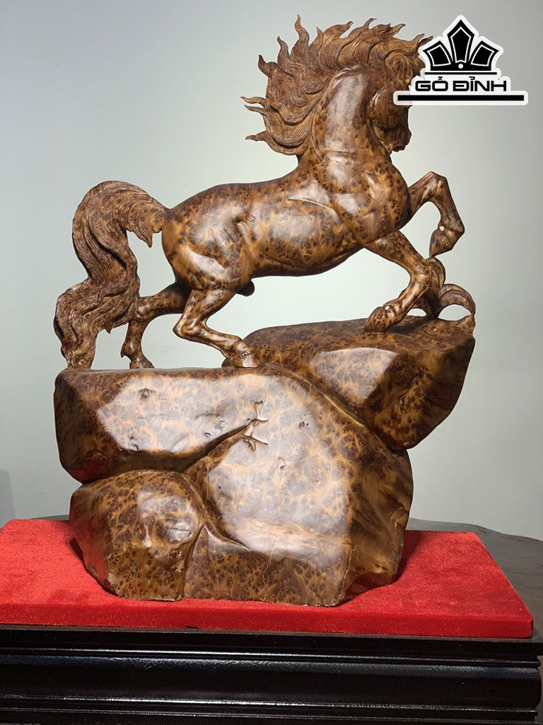 tuong-ngua-phong-thuy-nhat-ma-phi-thien-go-nu-ngoc-am-cao-42-ngang-33-sau-15-cm-430243